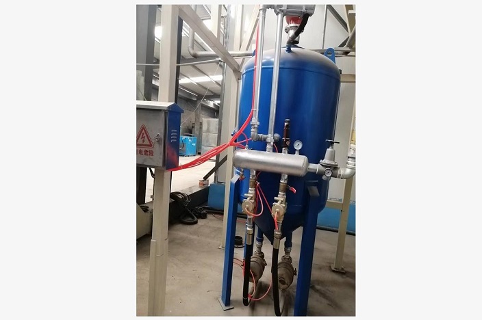 風力回收噴砂房主機.jpg